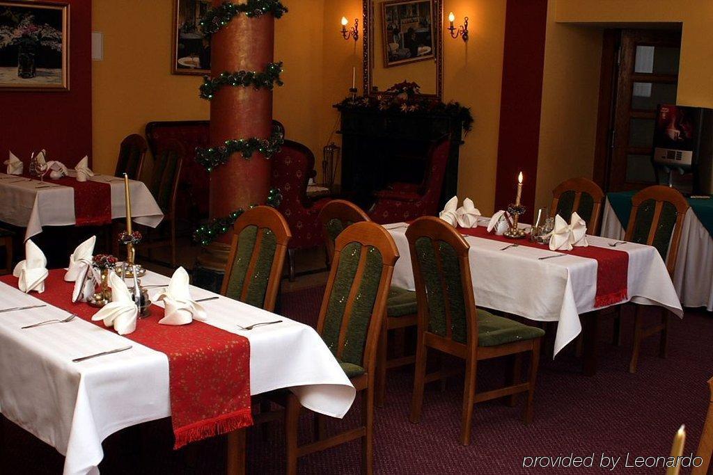 Hotel Bartis Бартошице Ресторан фото
