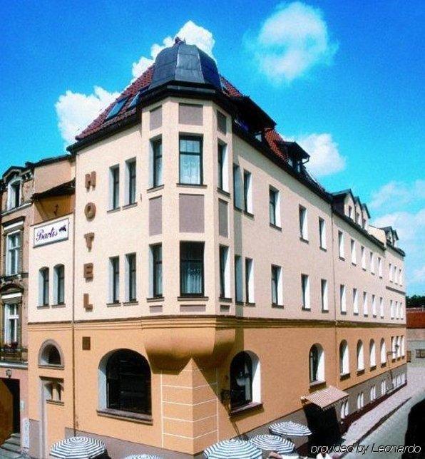 Hotel Bartis Бартошице Экстерьер фото